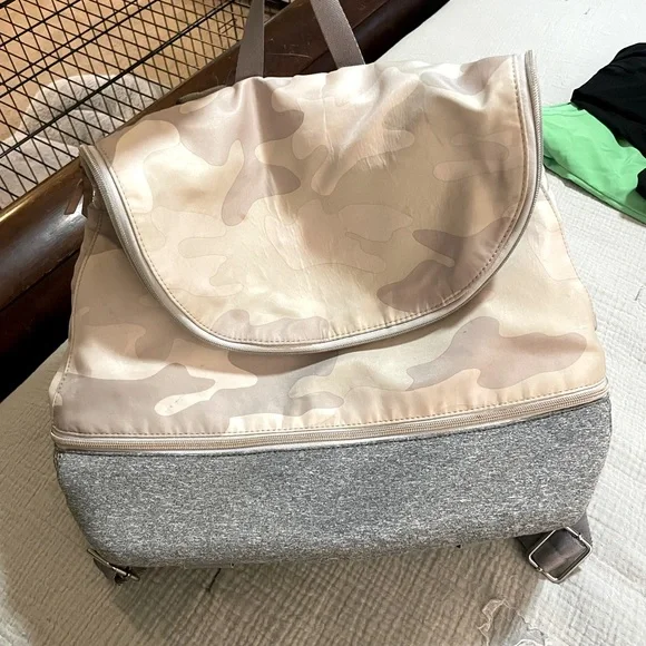 Stella & Dot | Bags | Stella Dot Crush It Gym Bag | Poshmark display picture 3